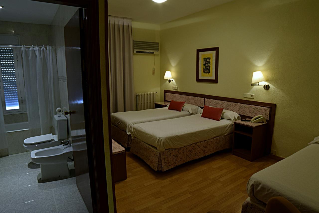 Hotel Mercedes อารันเควซ ภายนอก รูปภาพ